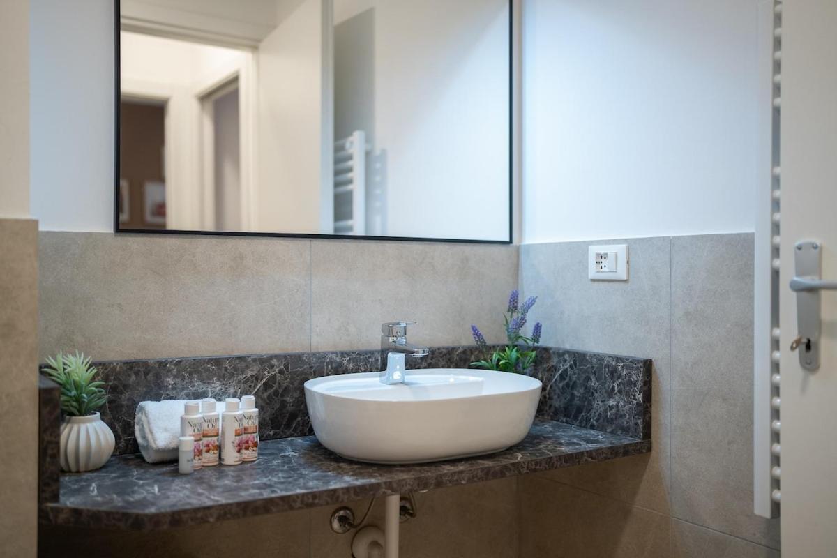 Apartamento Authentic Private Flat 2 Min From Navigli Milán Exterior foto